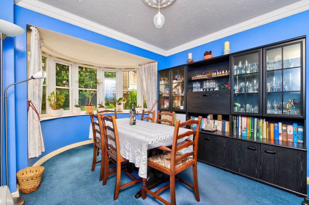 Property photo 3 of 25 Pbox-Img.Jpg