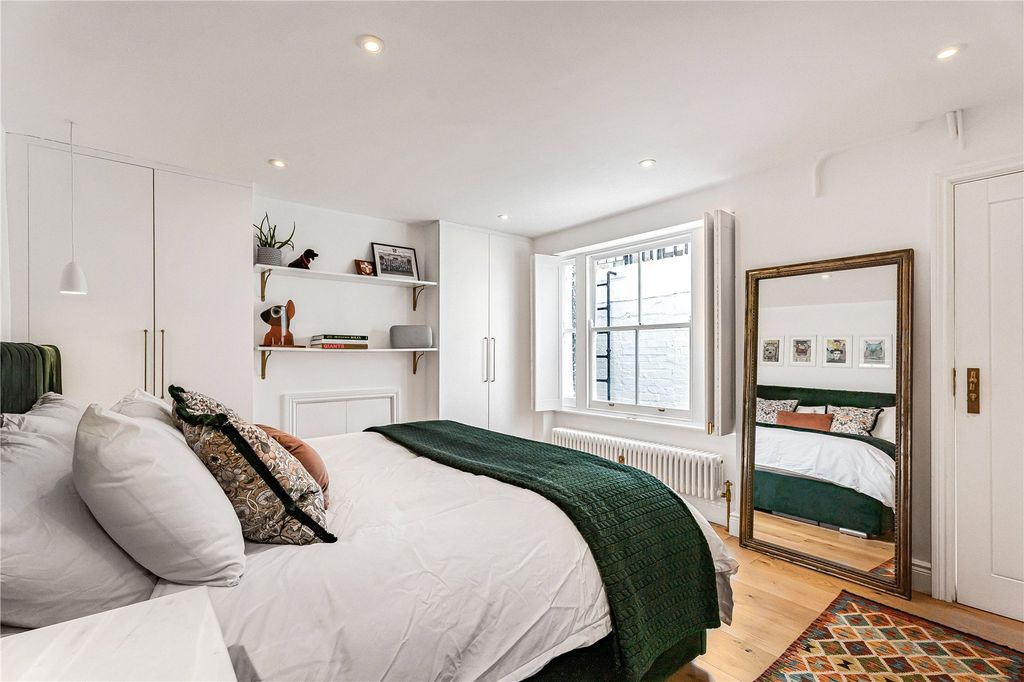 Property photo 3 of 38 Bedroom