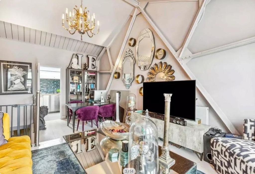 Property photo 3 of 13