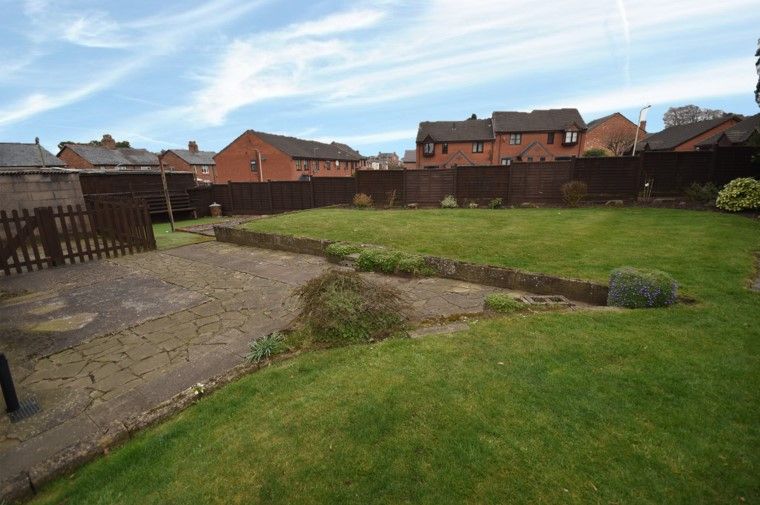 Property photo 2 of 11 Garden