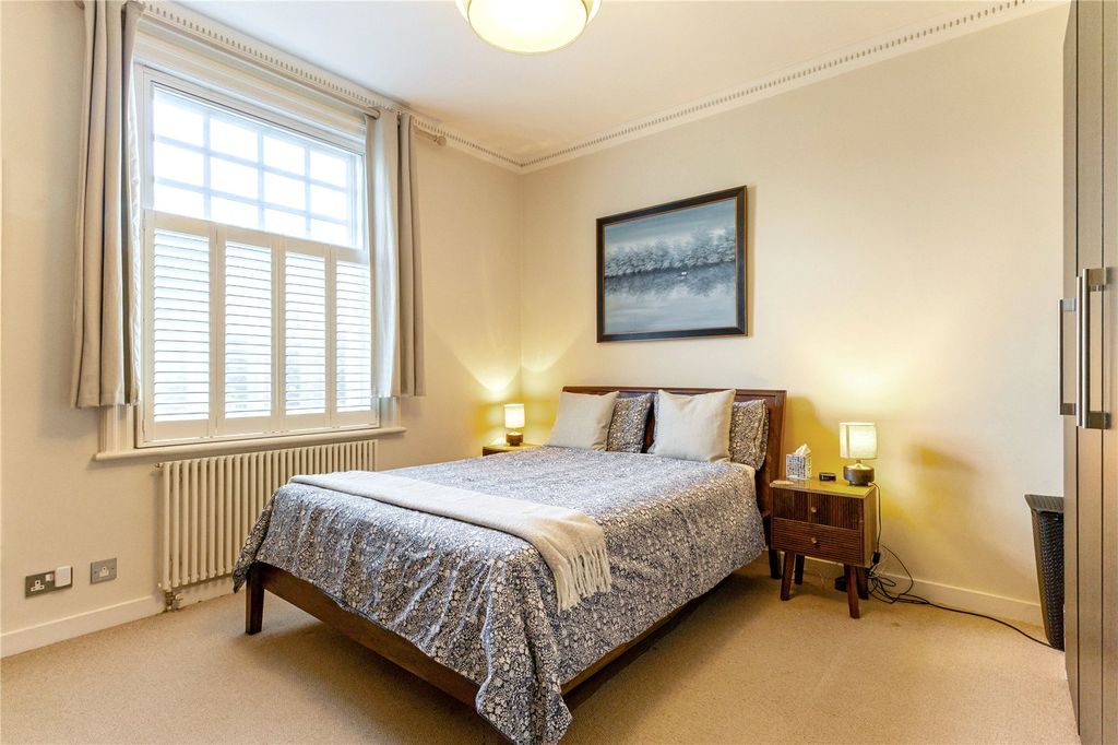 Property photo 3 of 10 Bedroom