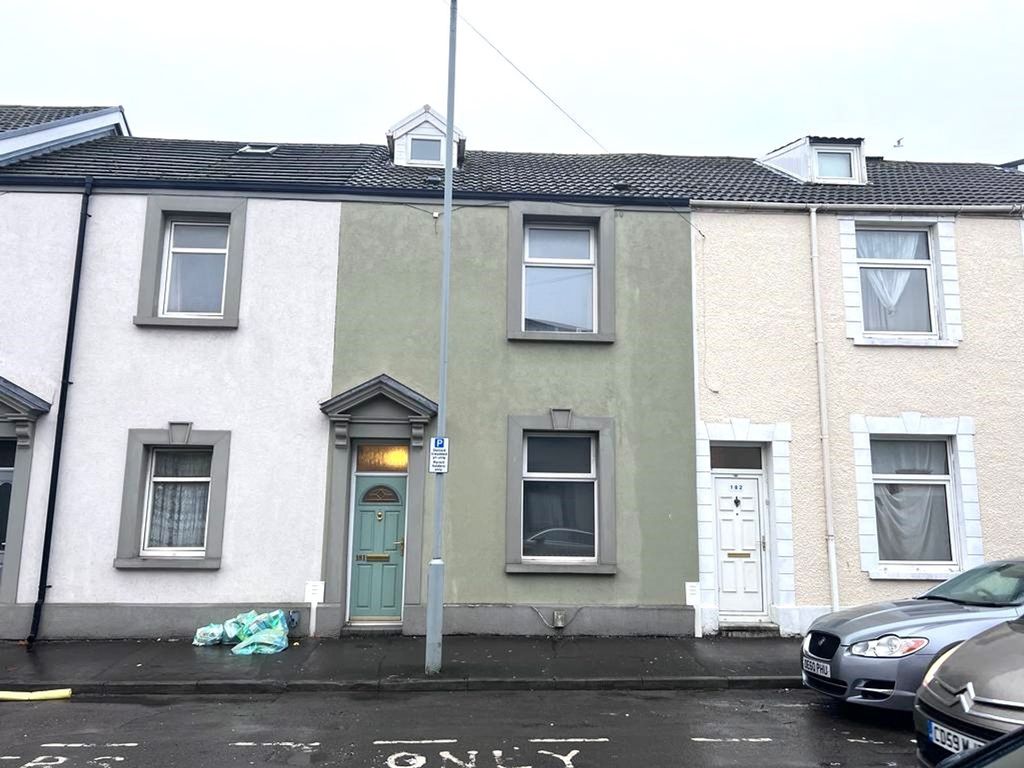 Property photo 1 of 12