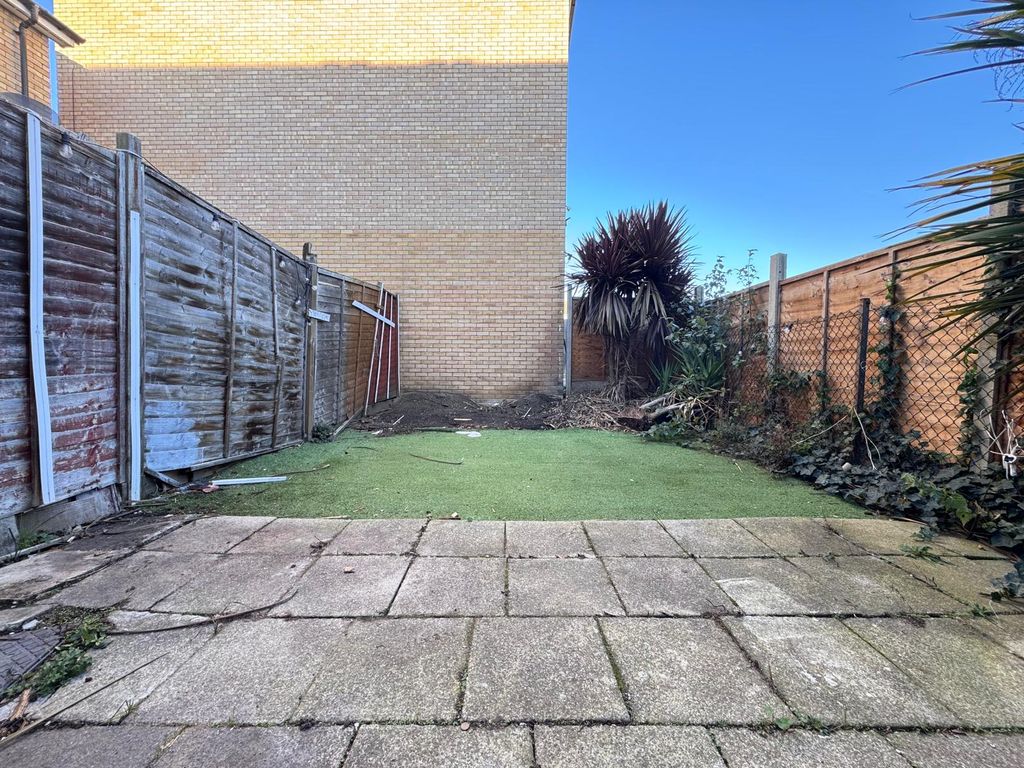 Property photo 1 of 27