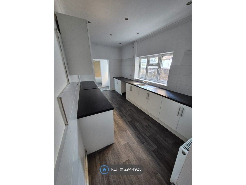 3 bed terraced house to rentSidney St, Cleethorpes DN35