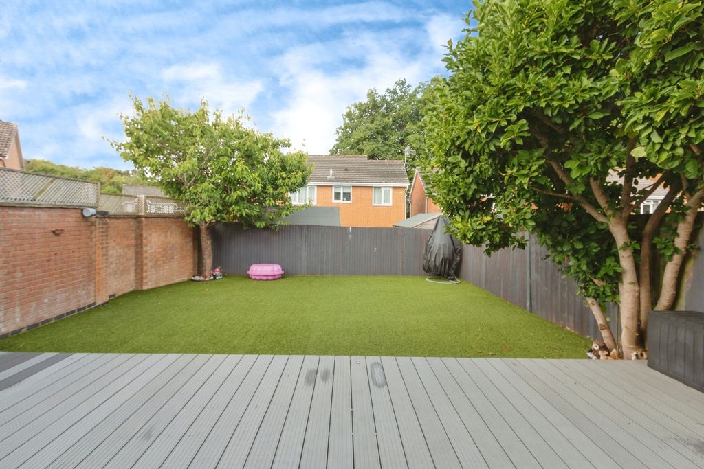 Property photo 3 of 17 Photo