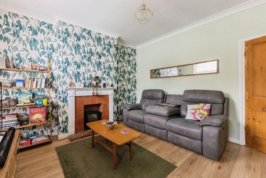 Property photo 3 of 17