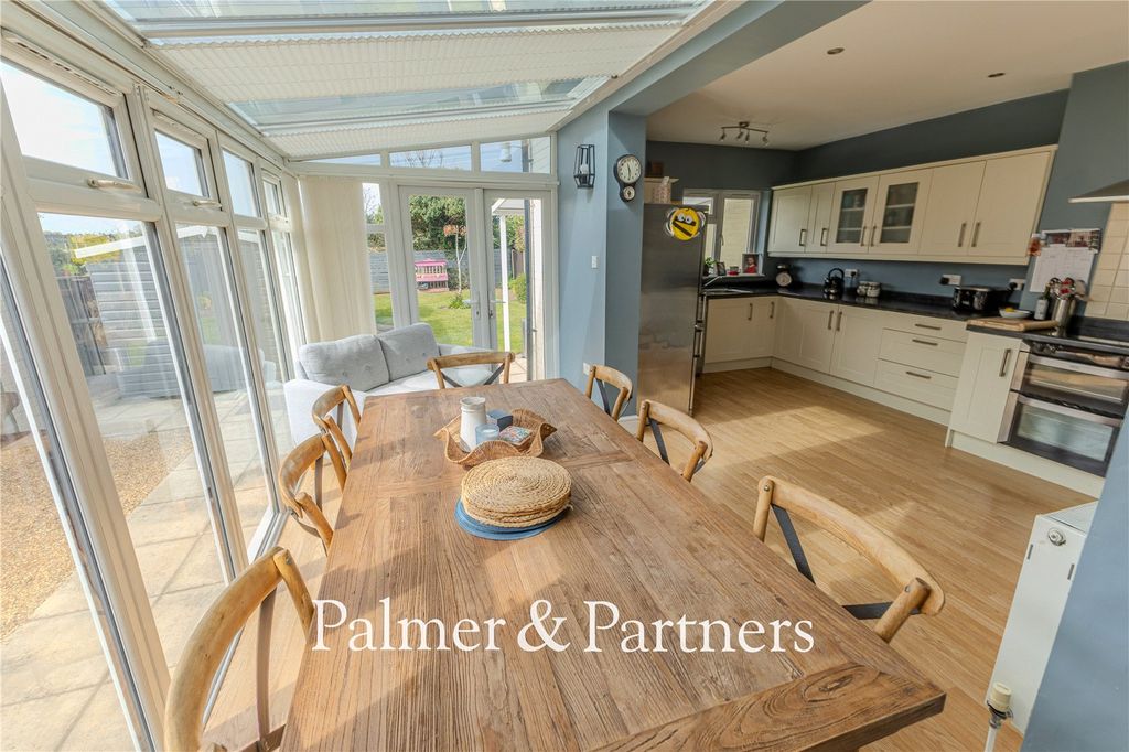 Property photo 3 of 30 Picture No. 05