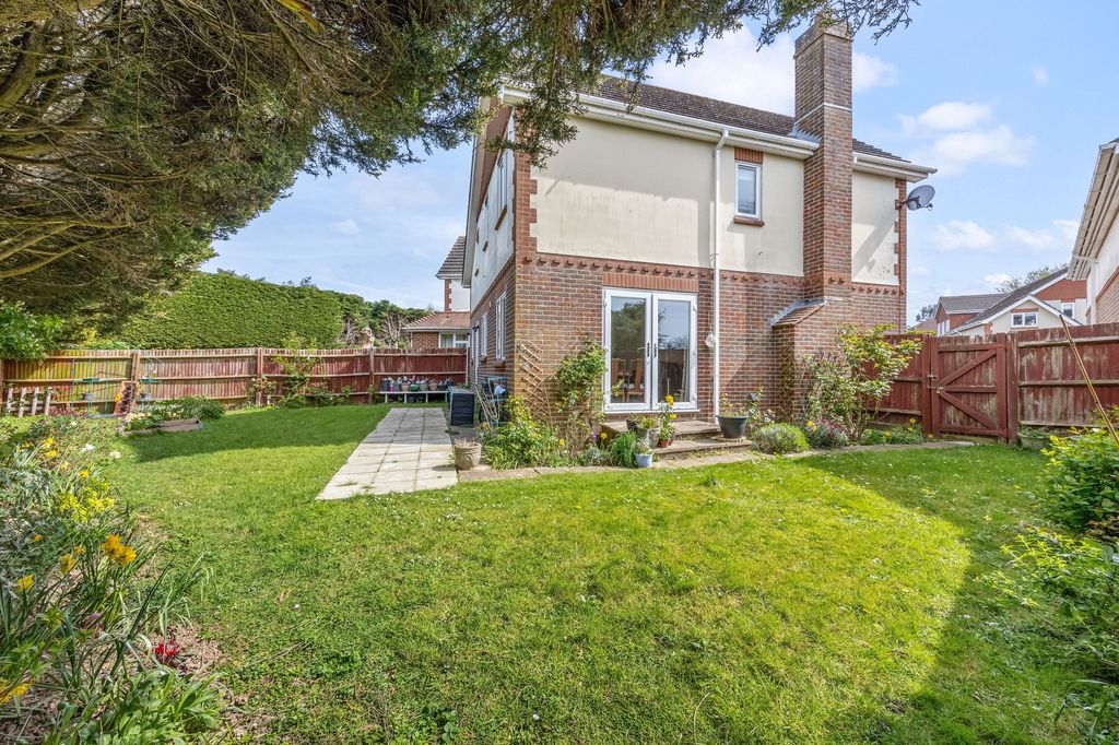 Property photo 2 of 17