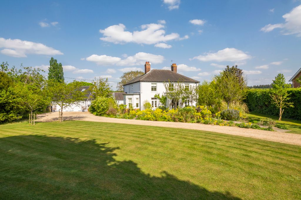Property photo 2 of 31