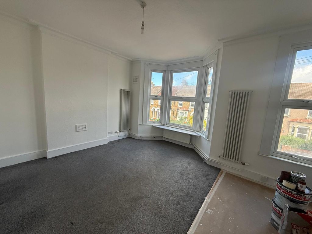 Property photo 2 of 3