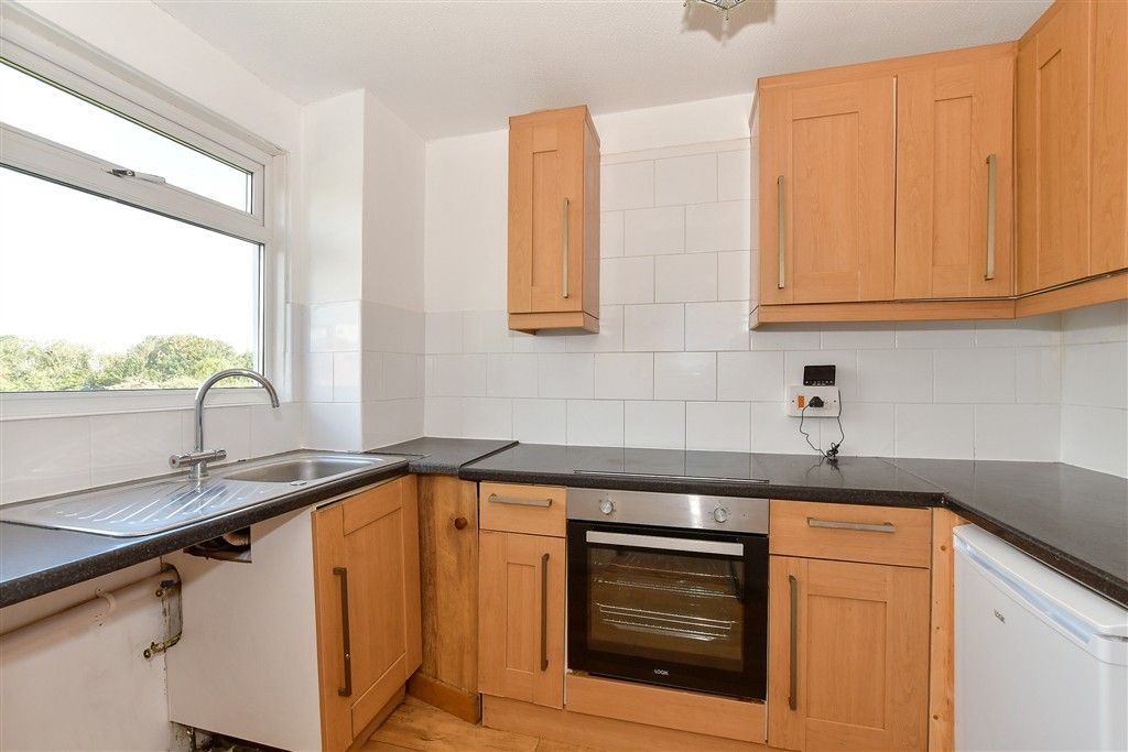 Property photo 2 of 9 Kitchen