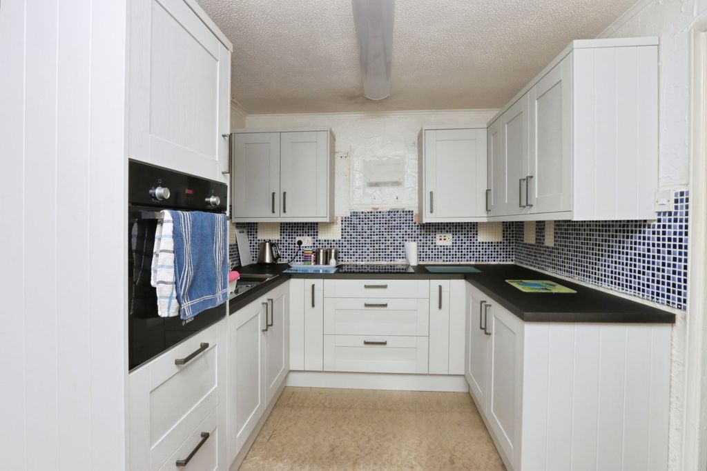 Property photo 2 of 17 Photo