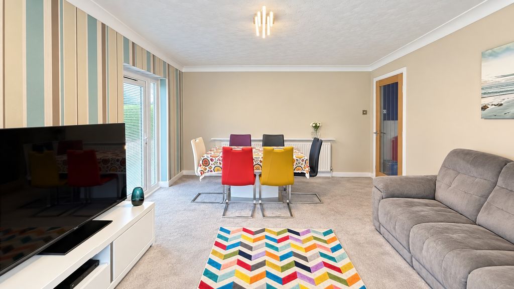 Property photo 3 of 12 5567955