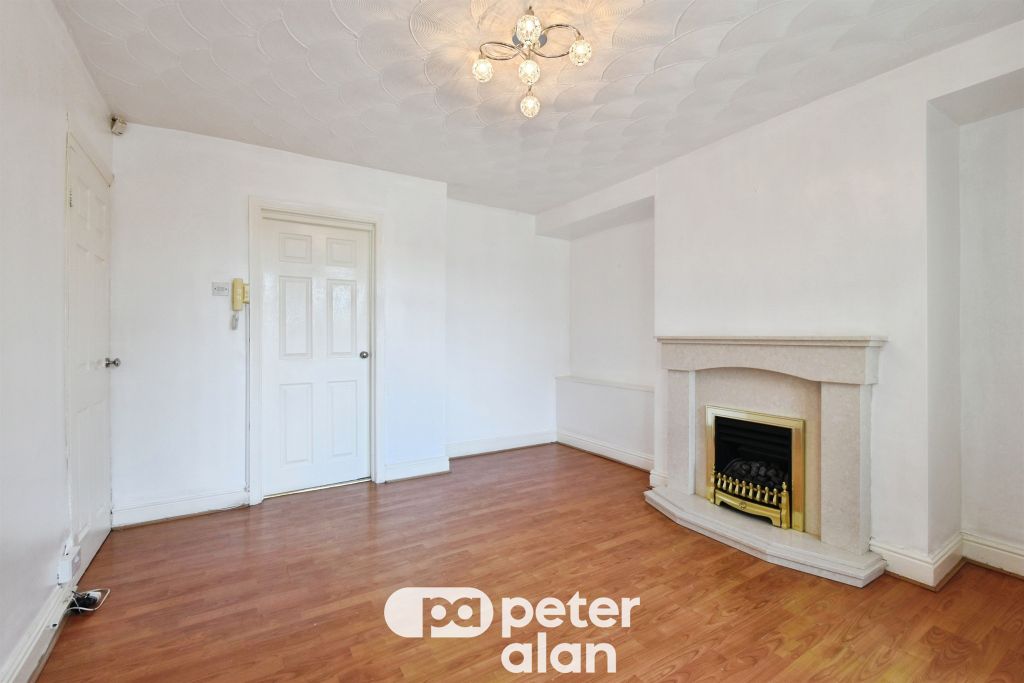 Property photo 3 of 27