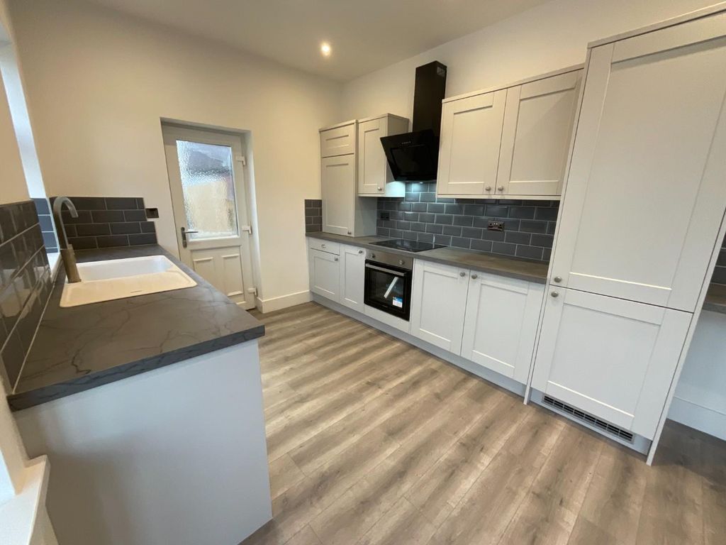 Property photo 2 of 15 Kitchen/Dining Room