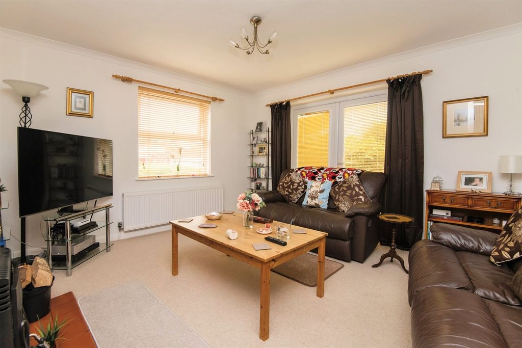 Property photo 3 of 13