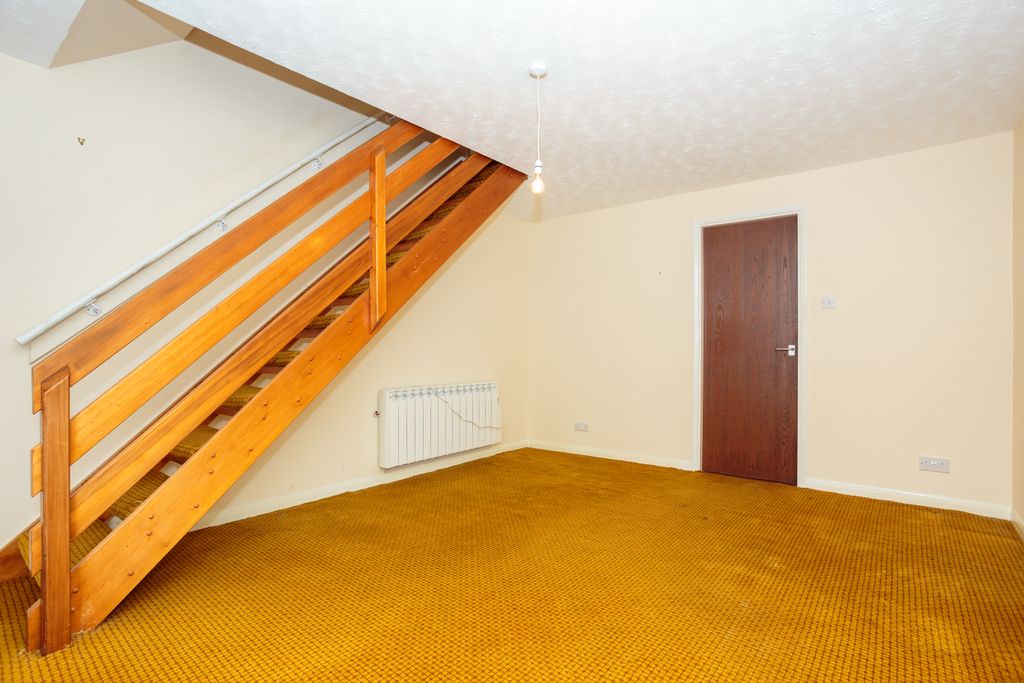 Property photo 2 of 26 Living Room