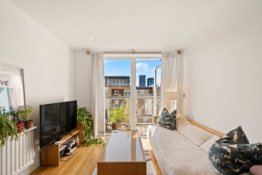 Property photo 3 of 11