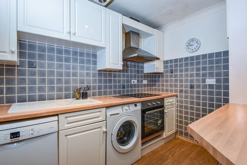Property photo 2 of 6 393073 (3)c.Jpg