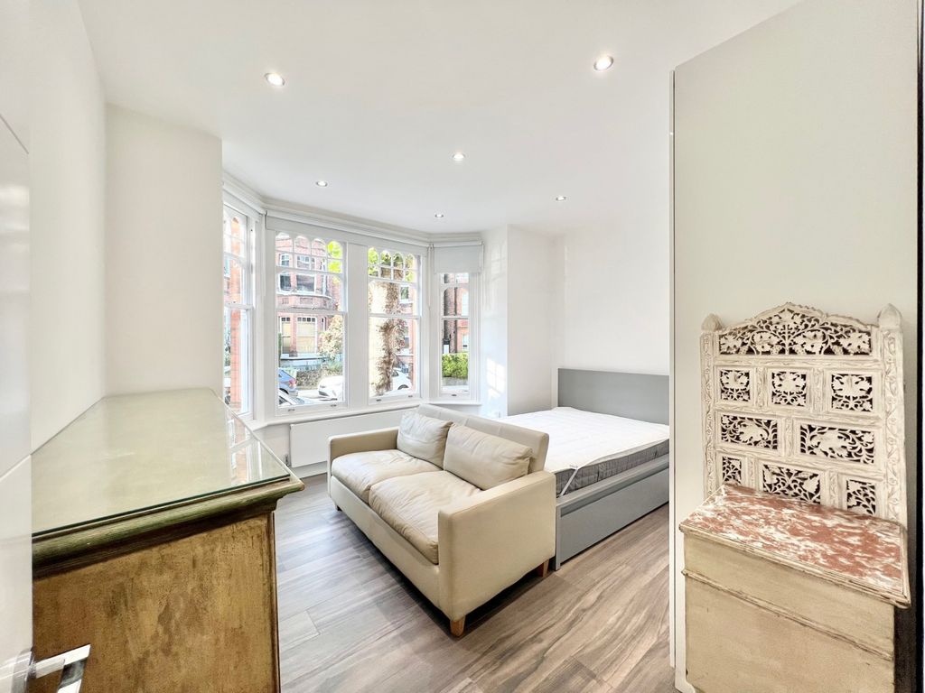 Property photo 2 of 11 Gallery