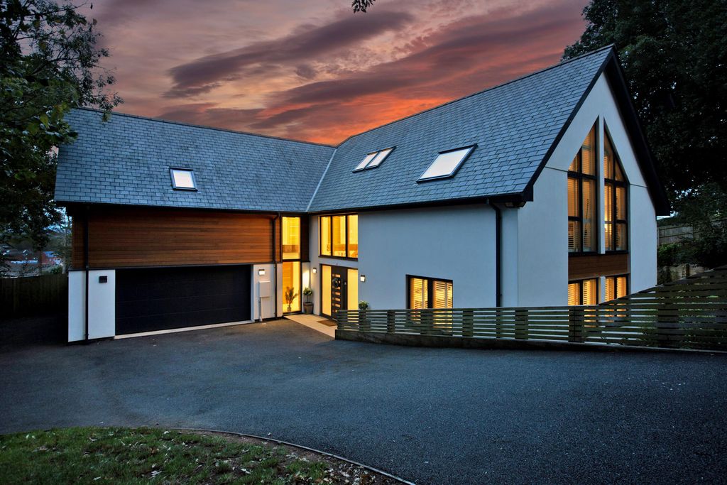 Property photo 3 of 26 Image