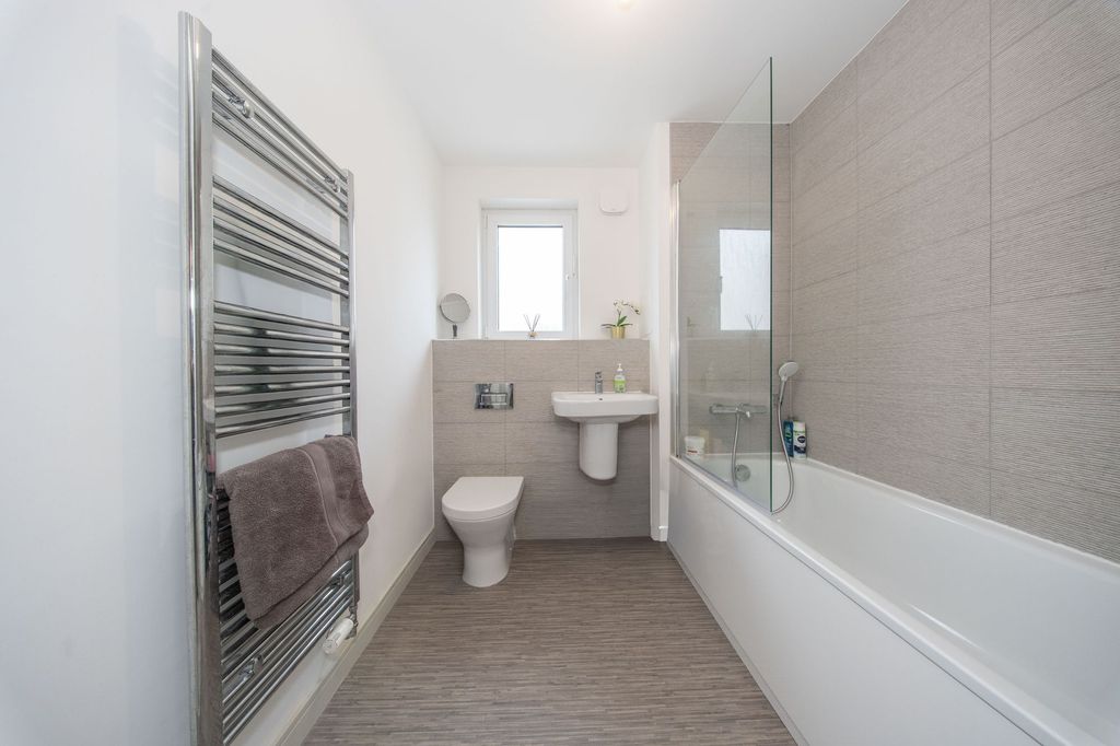 Additional image 14 of 2 bed flat for saleKaims Crescent, Livingston EH54