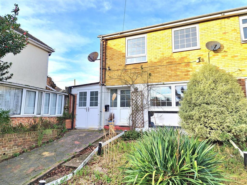 Property photo 1 of 18 External
