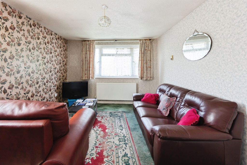 Property photo 2 of 17 Photo