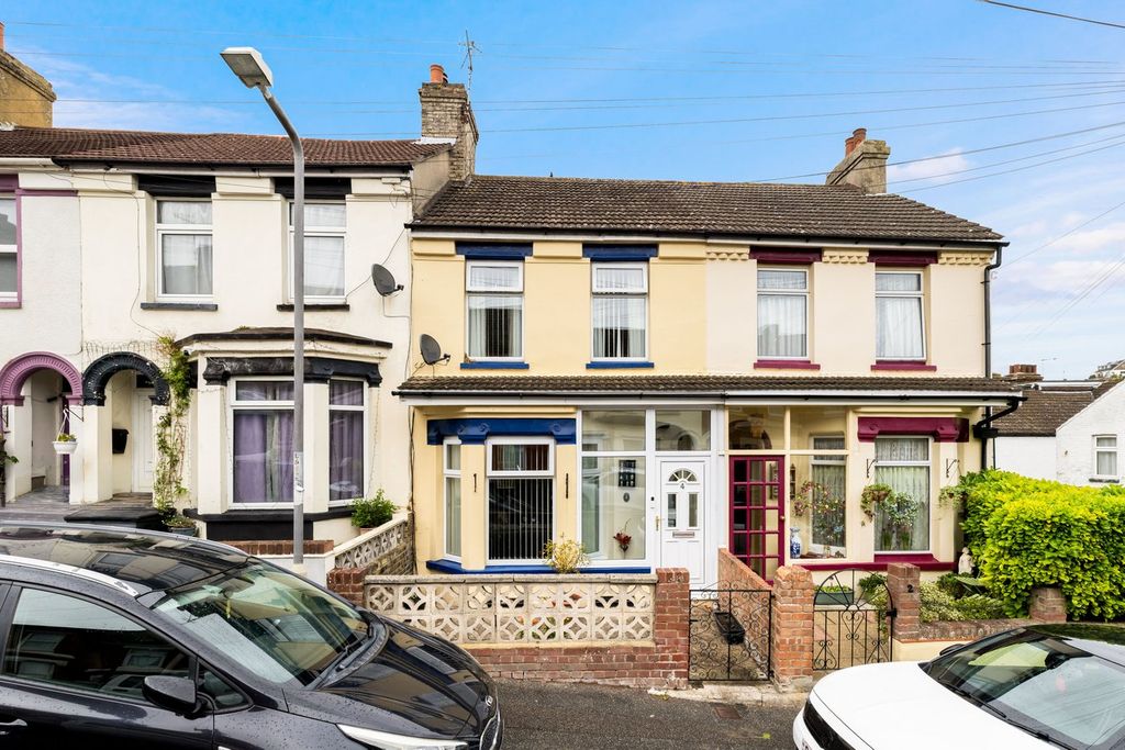 Property photo 1 of 11