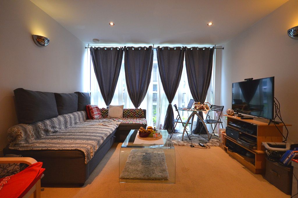 Property photo 1 of 5 Double Bedroom Apartment To Rent