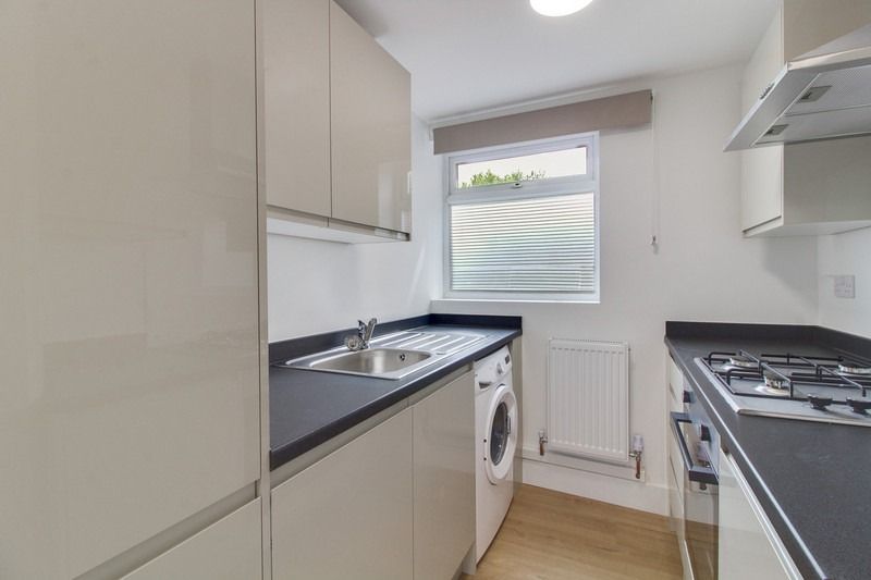 Property photo 2 of 15 4807123