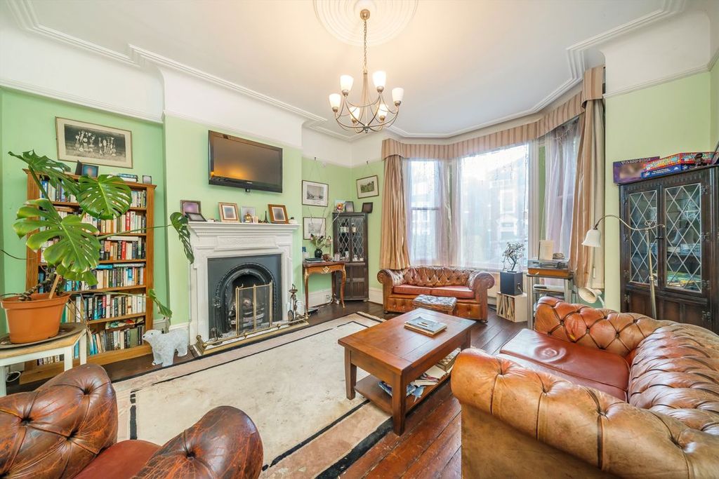 Property photo 2 of 11