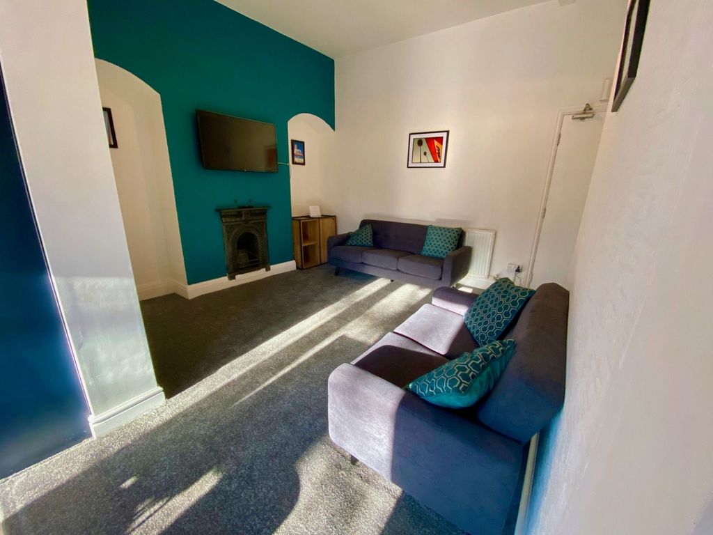 Property photo 3 of 4