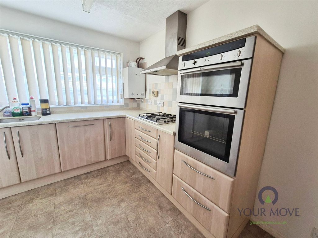 Property photo 3 of 22 Kitchen