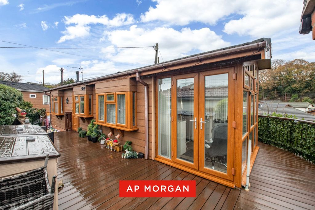 Property photo 2 of 16 Picture No. 20