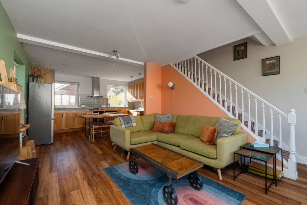 Property photo 3 of 19