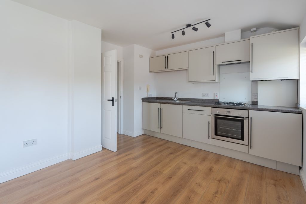 Property photo 1 of 8 Kitchen