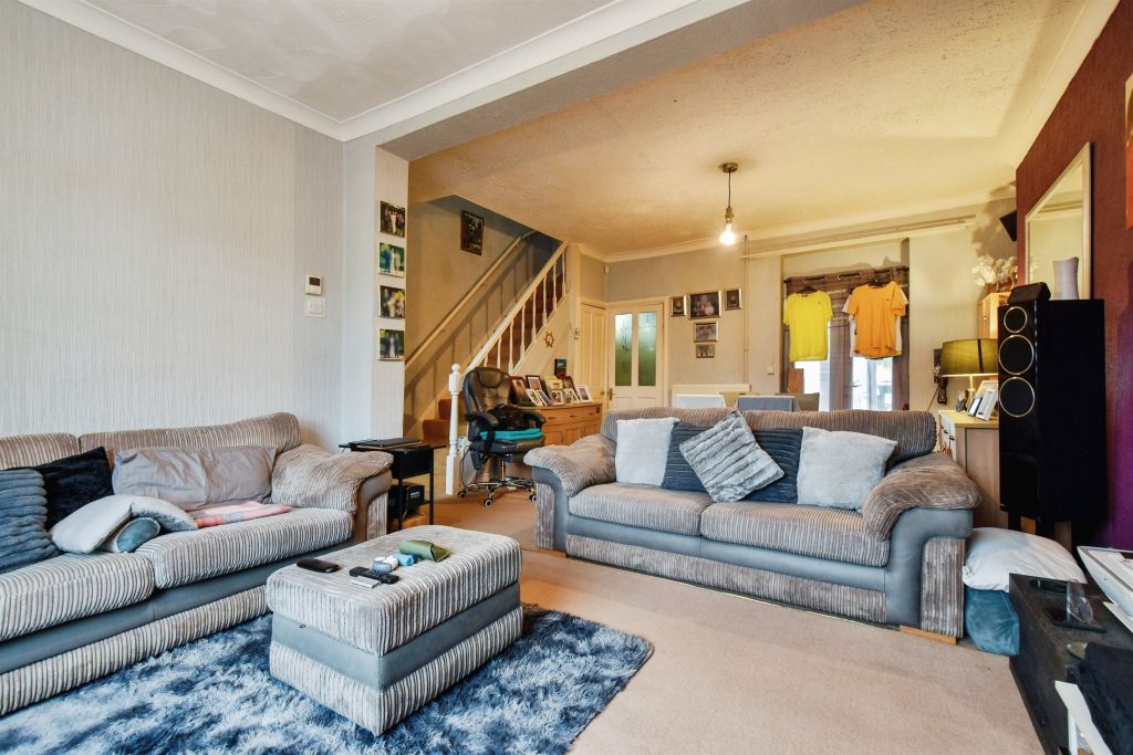 Property photo 2 of 17