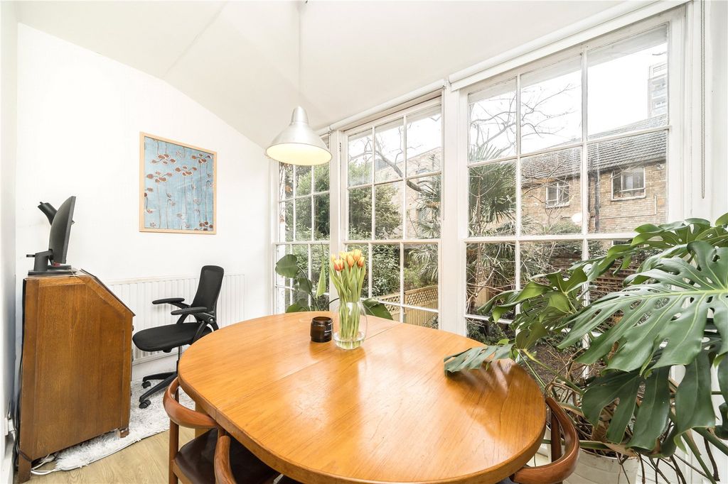 Property photo 3 of 8 Dining Room