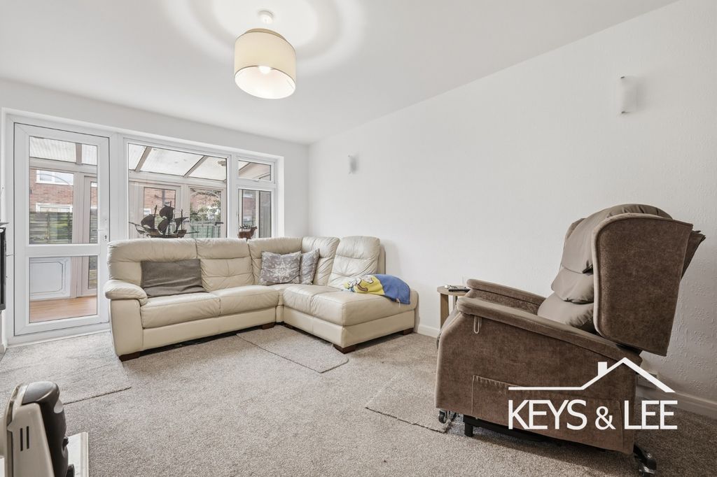 Property photo 2 of 15 4846793