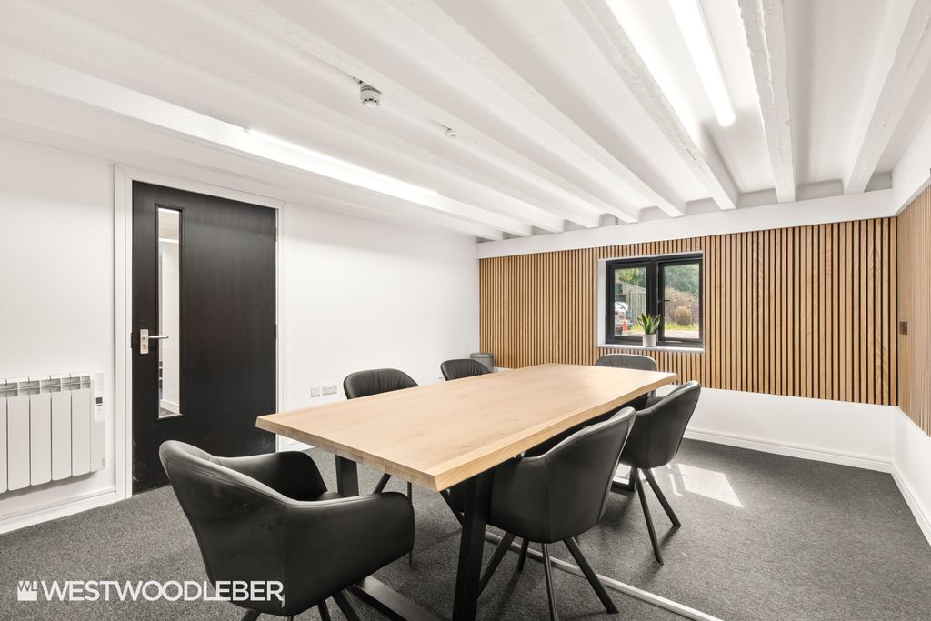 Property photo 3 of 21 Boardroom (1)
