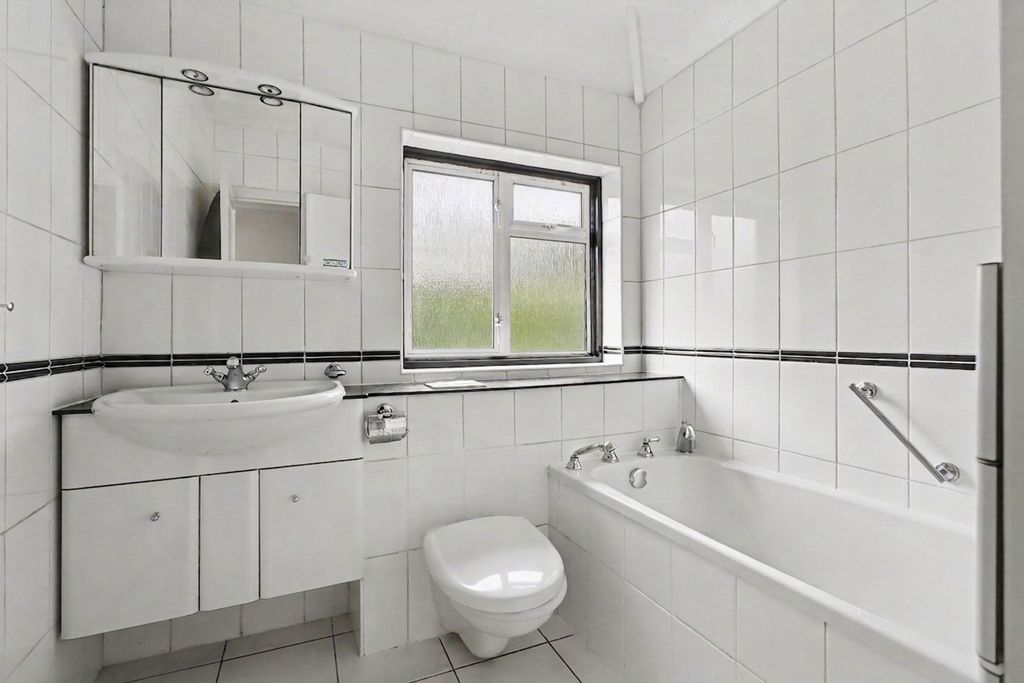 Additional image 13 of 4 bed detached house for saleEmber Farm Way, East Molesey KT8
