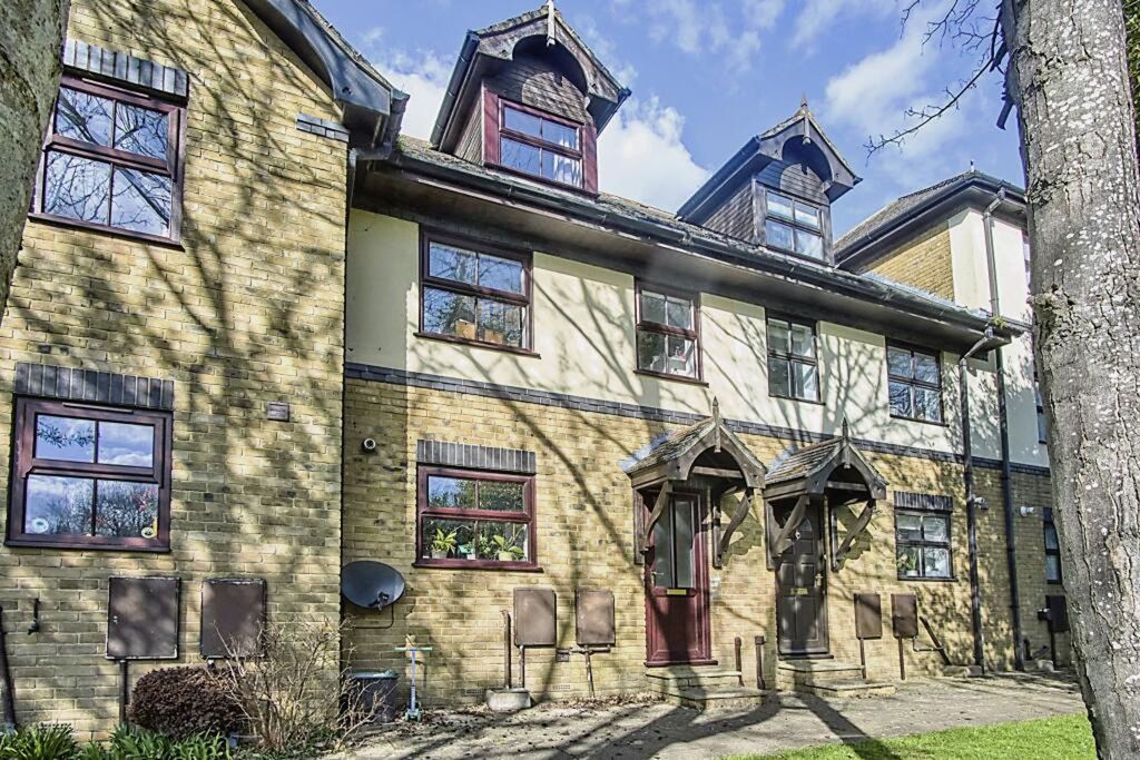 Property photo 1 of 3