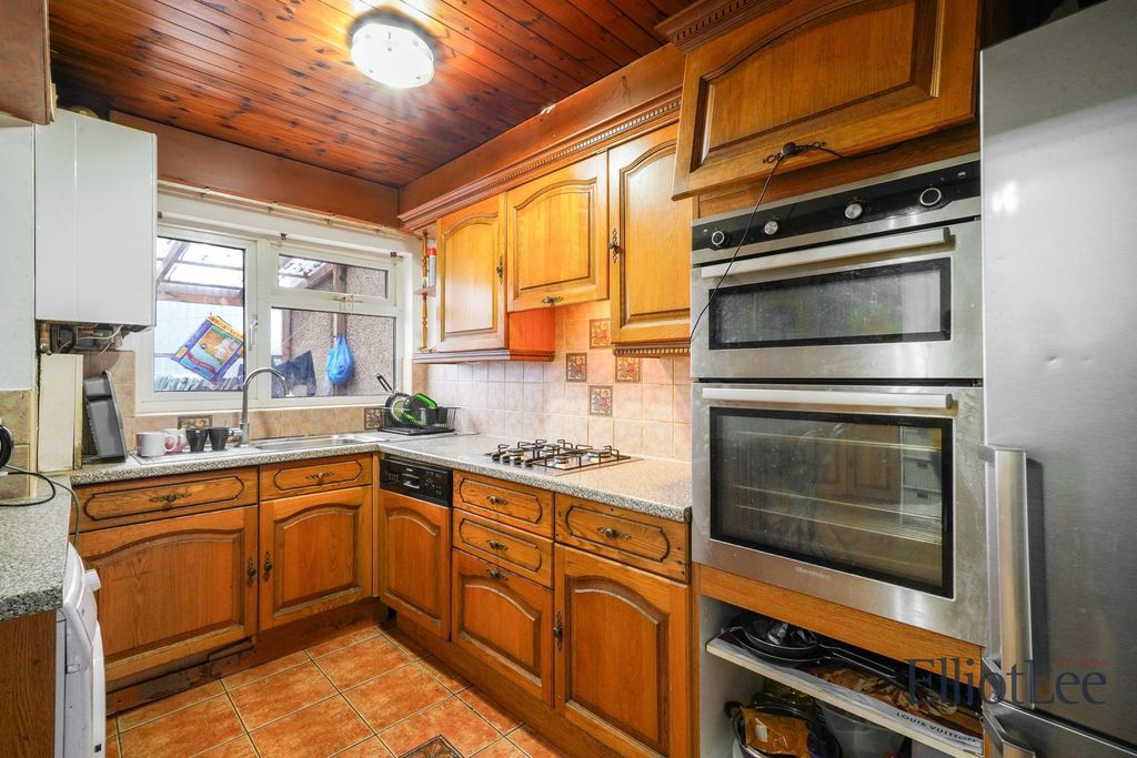 Property photo 2 of 15