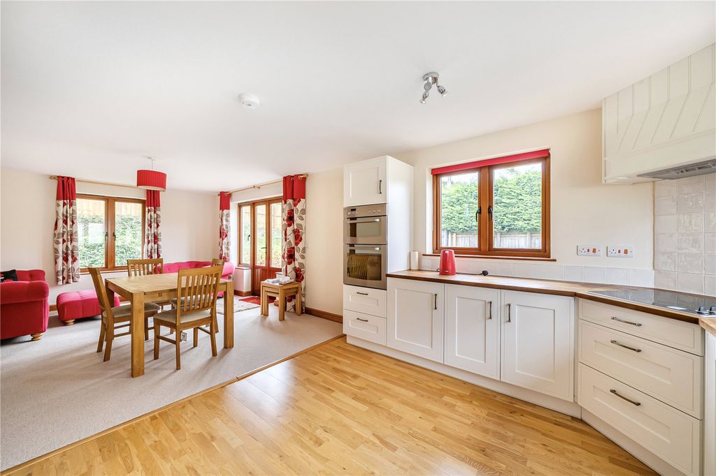 Property photo 3 of 14 Picture No. 06