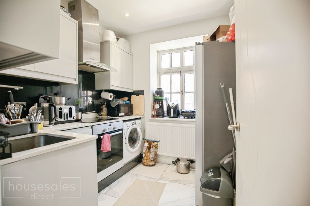 Property photo 2 of 7