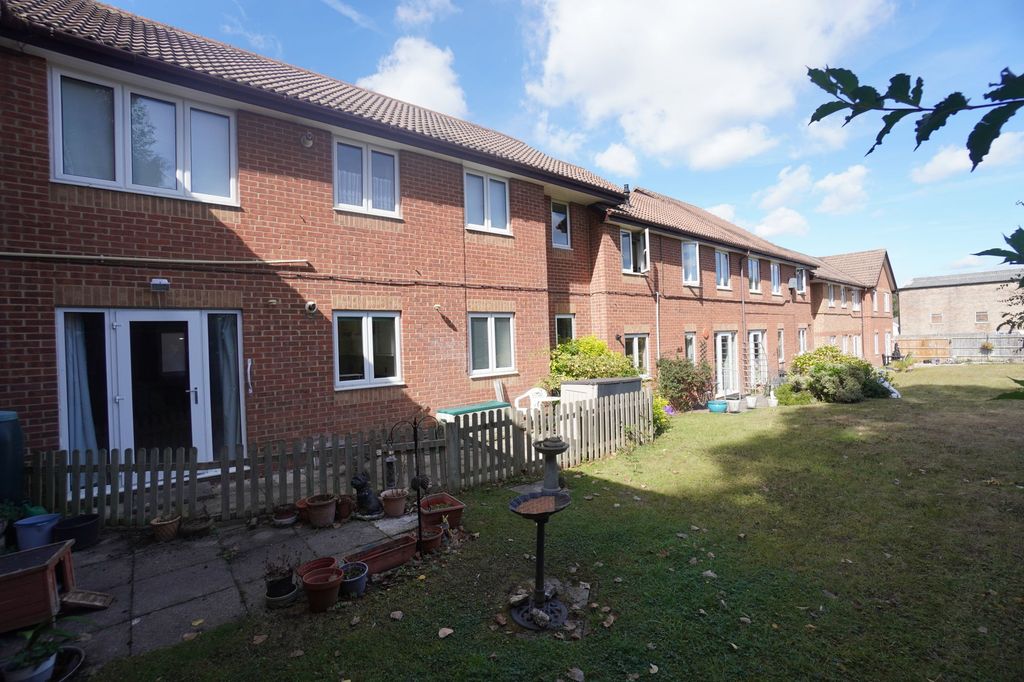 Property photo 2 of 12