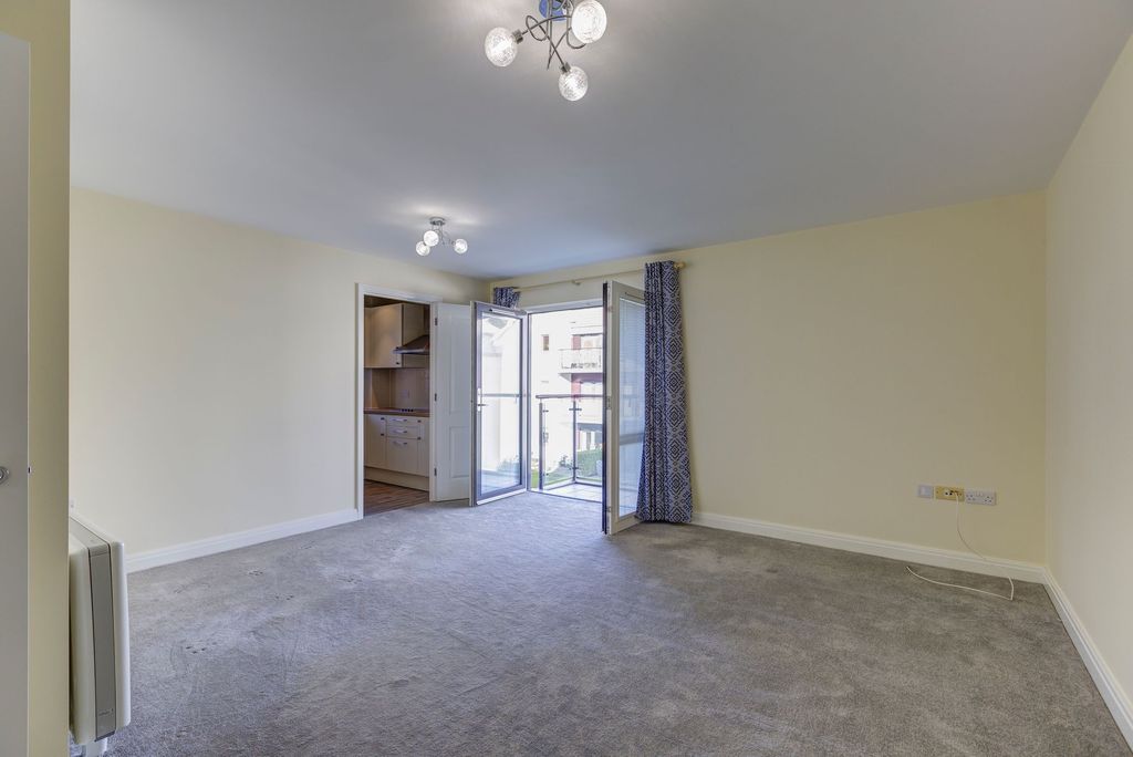 Property photo 3 of 18
