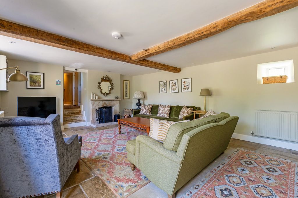Property photo 3 of 15 Sitting Room
