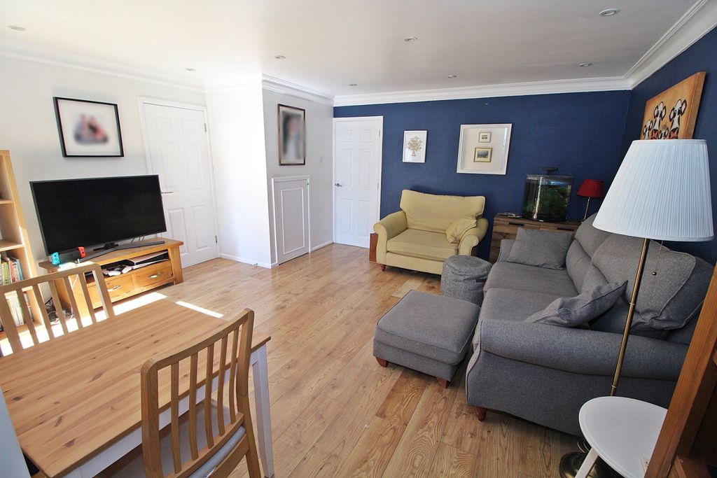 Property photo 3 of 17 4965032